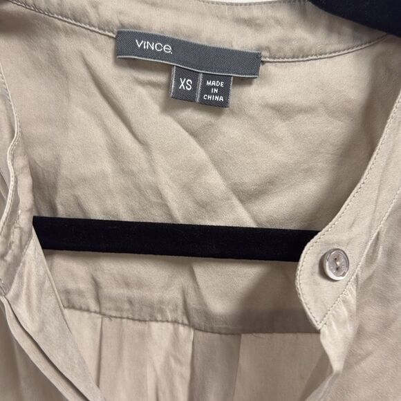 Vince Cream Buttoned Blouse with Mandarin Collar Sleeveless Button Down XS - Picture 4 of 4